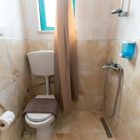 Angela & Thalia מלון דירות מסטיכרי