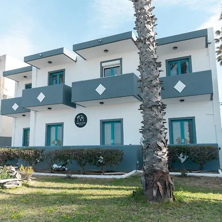 Angela & Thalia מלון דירות 3*