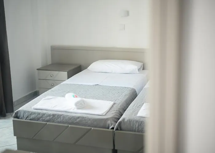 Angela & Thalia ماستيخاري